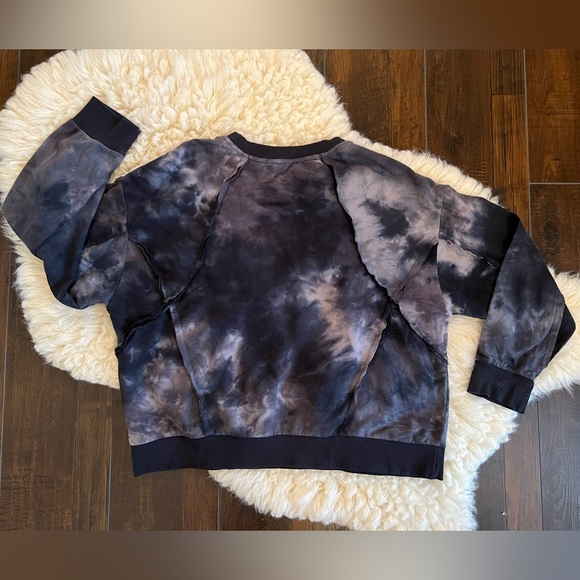 Sweatshirt - Picture 2 of 5